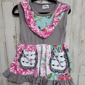 💝 Floral and Arrow Patterned Top